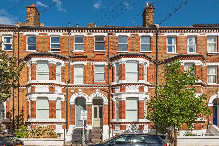2 Bedroom Flat For Sale In Schubert Road, Putney, London, SW15