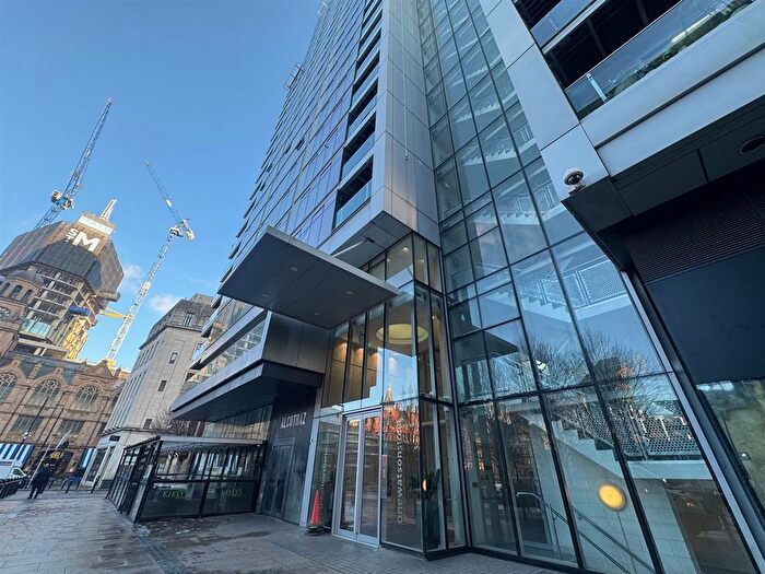 2 Bedroom Flat To Rent In Great Northern Tower, Watson Street, Manchester, M3