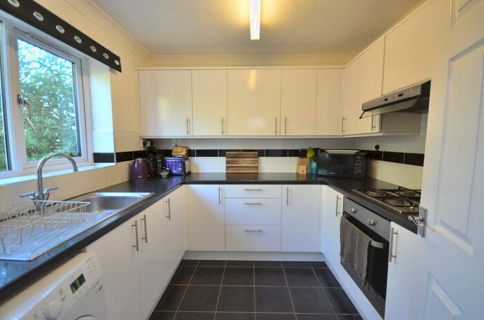 3 Bedroom End Of Terrace House To Rent In Windmill Road, Gillingham, ME7