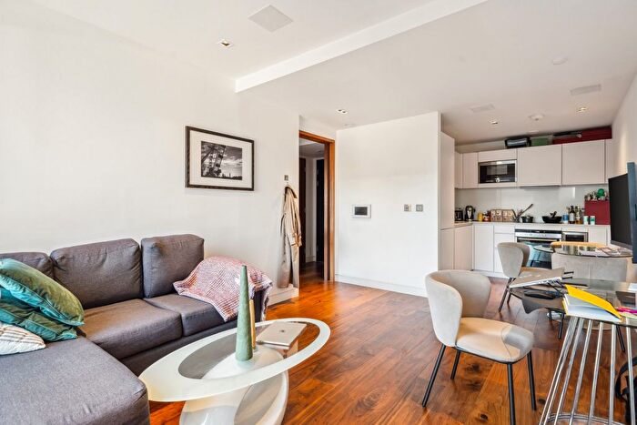 1 Bedroom Flat To Rent In Roman House, Wood Street, London, Greater London, EC2Y