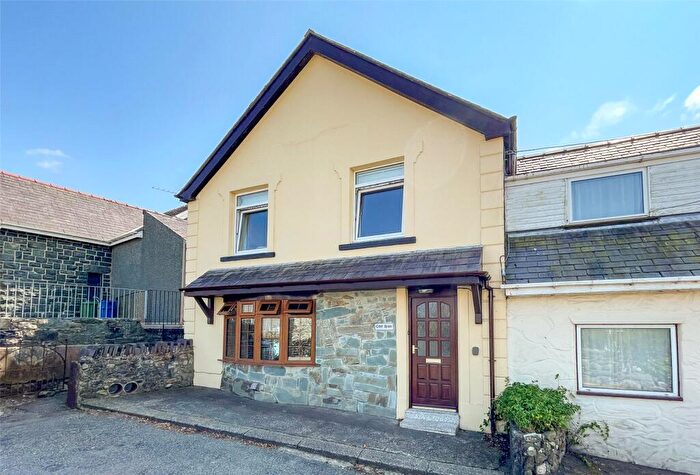 3 Bedroom Semi-Detached House For Sale In Rhostryfan, Caernarfon, Gwynedd, LL54