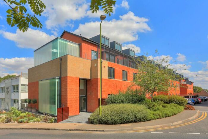 1 Bedroom Apartment To Rent In Camp Road, St. Albans, AL1