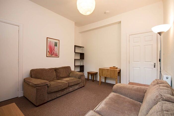 3 Bedroom Flat To Rent In Great Northern Road, Woodside, Aberdeen, AB24