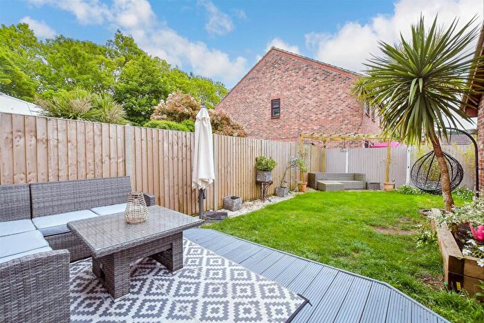 3 Bedroom End Of Terrace House For Sale In Carnation Close, Littlehampton, West Sussex, BN17