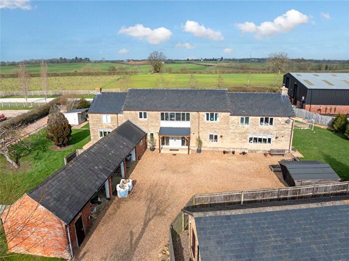 4 Bedroom Barn Conversion For Sale In Pineham Farm, Haversham, Milton Keynes, Buckinghamshire, MK19