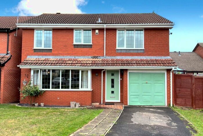 4 Bedroom Detached House To Rent In Blenheim Way, Portishead, Bristol, Somerset, BS20