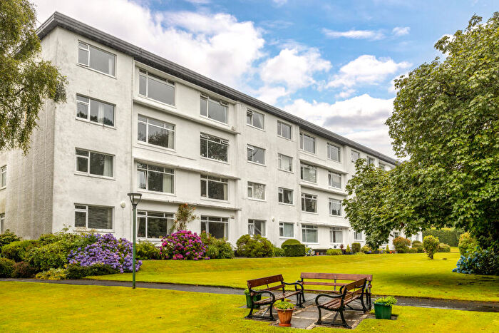2 Bedroom Flat For Sale In Strathclyde Court, Helensburgh, Argyll And Bute, G84