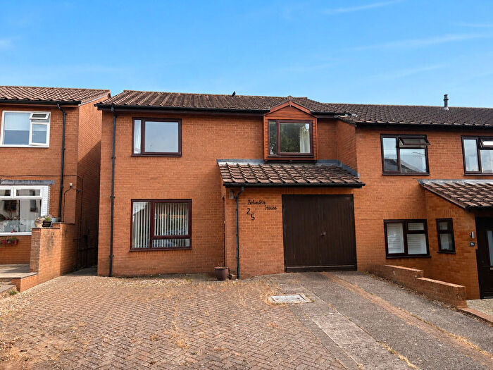 4 Bedroom Semi Detached House For Sale In Pound Lane, Topsham, EX3