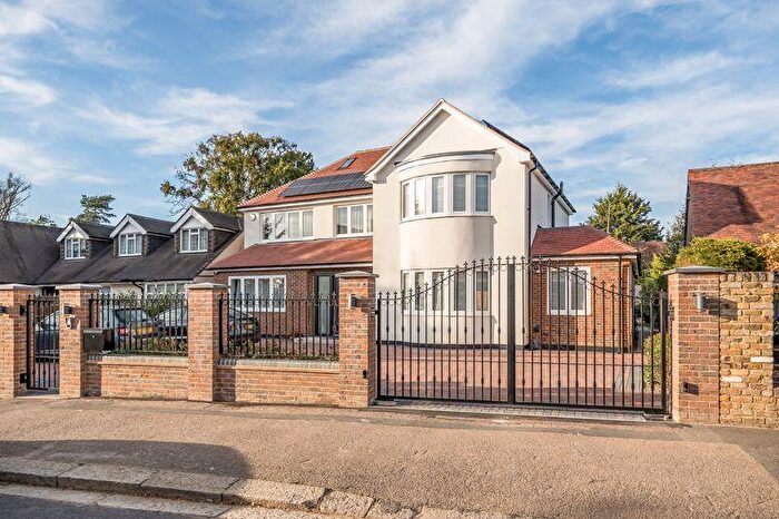 5 Bedroom Detached House For Sale In Willenhall Avenue, Barnet, EN5
