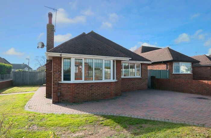 3 Bedroom Detached Bungalow To Rent In Crabtree Lane, Lancing, BN15