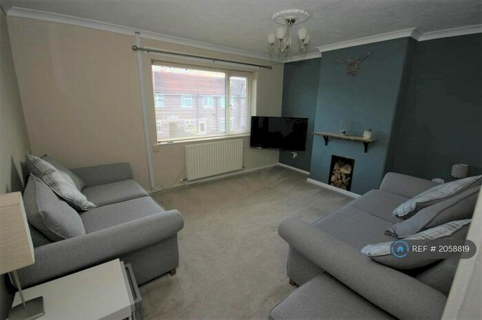 2 Bedroom Flat To Rent In Urmston, Manchester, M41