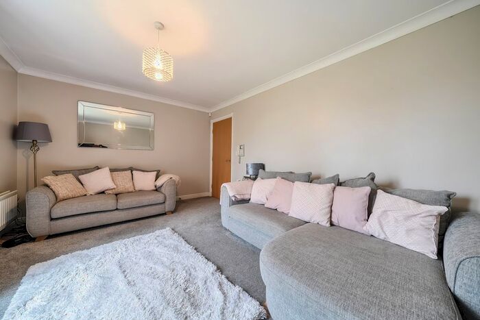 2 Bedroom Flat For Sale In Teale Drive, Chapel Allerton, Leeds, LS7