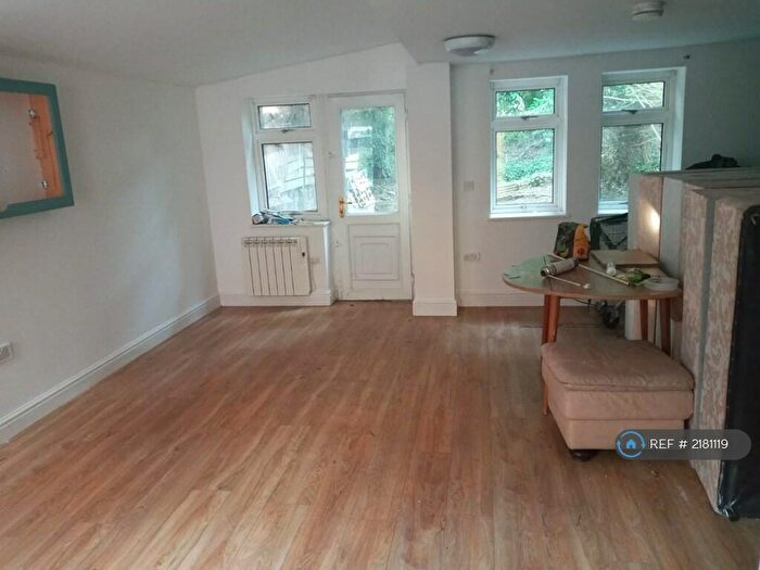 6 Bedroom Terraced House To Rent In De Grey Street, Hull, HU5