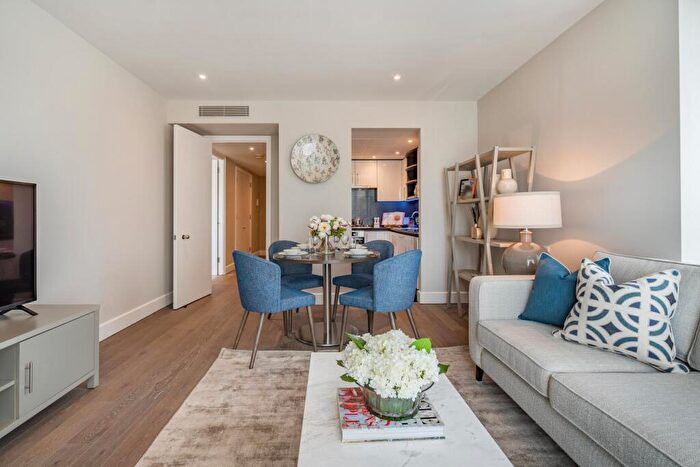 1 Bedroom Flat To Rent In Circus Apartments, Westferry Circus, Canary Wharf, London, E14