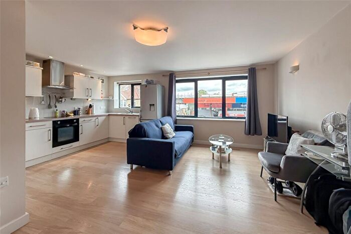 1 Bedroom Apartment For Sale In Hatfield Road, St. Albans, Hertfordshire, AL1