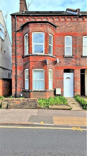 1 Bedroom Property To Rent In Old Bedford Road, Luton, LU2