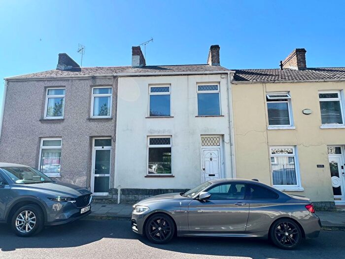3 Bedroom Terraced House For Sale In South Street, Bridgend, CF31