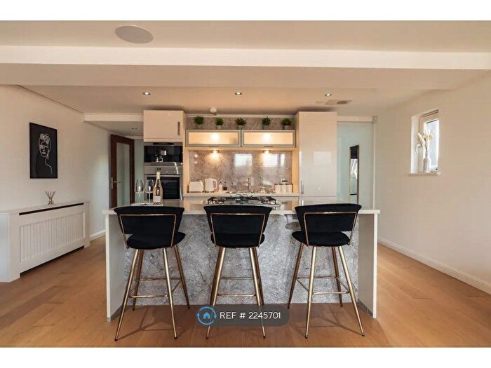 2 Bedroom Flat To Rent In Park Circus Place, Glasgow, G3