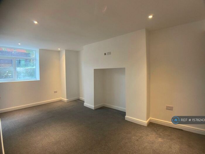 1 Bedroom Flat To Rent In Thorburn Road, Wirral, CH62