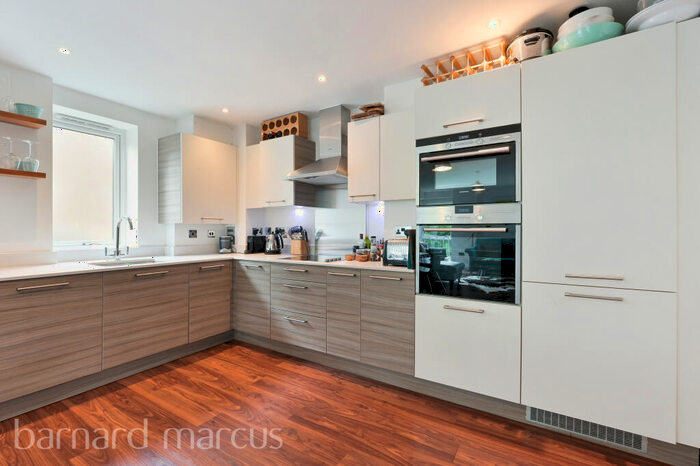 2 Bedroom Flat To Rent In Church Hill Road, Surbiton, KT6