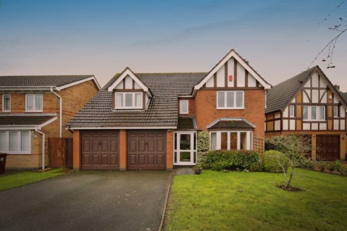 4 Bedroom Detached House For Sale In Greenfield Avenue, Balsall Common, CV7