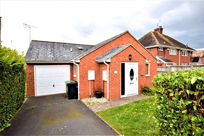2 Bedroom Bungalow For Sale In Hill Close, Westmancote, Tewkesbury, GL20