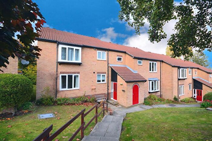 2 Bedroom Flat To Rent In Ryefield Gardens, Sheffield, S11