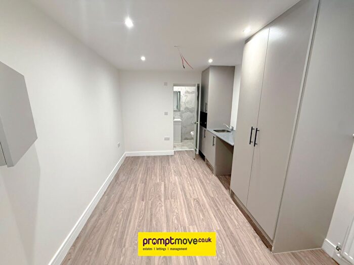 Property To Rent In Room, Dunstable Road Luton, LU4