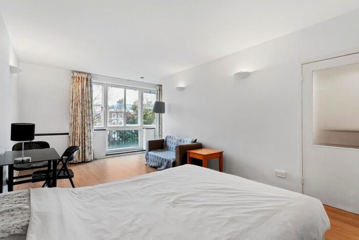 Studio To Rent In Kennington Park Road, London, SE11