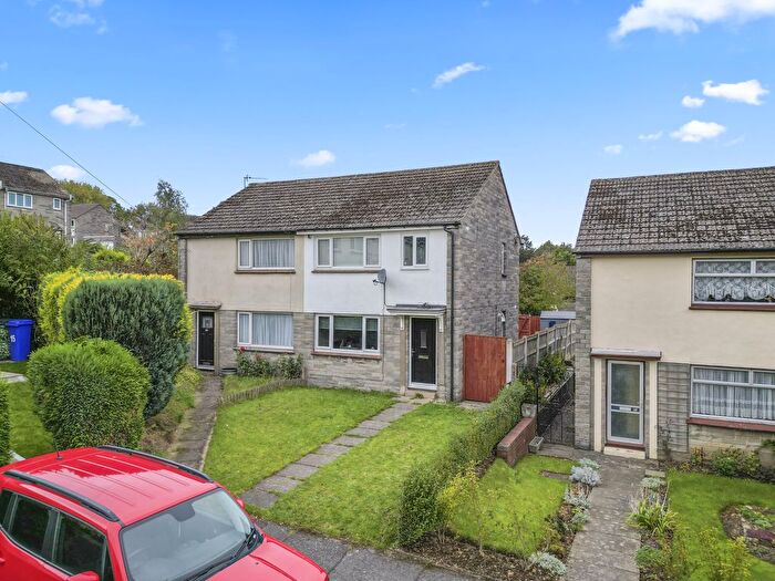 3 Bedroom Semi-detached House For Sale In Laburnum Grove, Sheffield, S36