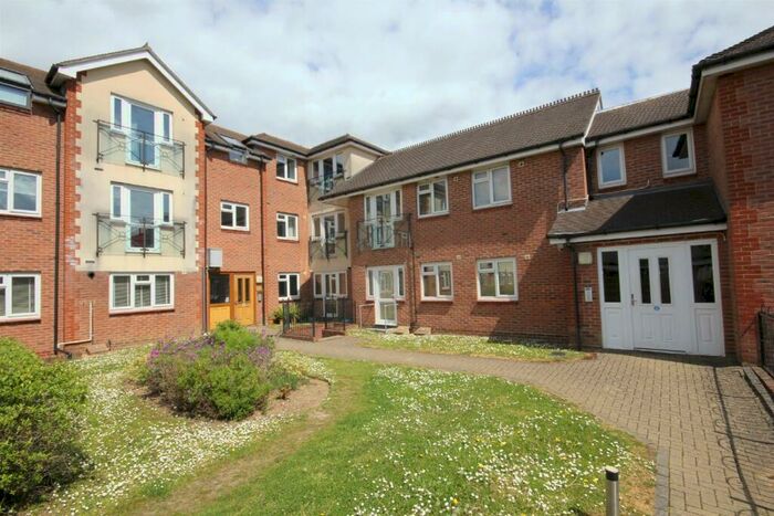 2 Bedroom Apartment To Rent In Botley Road, Park Gate, Southampton, SO31