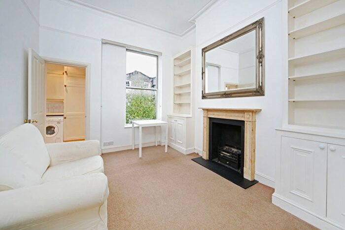 2 Bedroom Flat To Rent In St. Lukes Road, Notting Hill, W11
