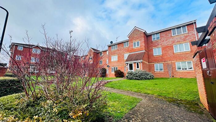 1 Bedroom Flat To Rent In Walpole Road, Slough, SL1