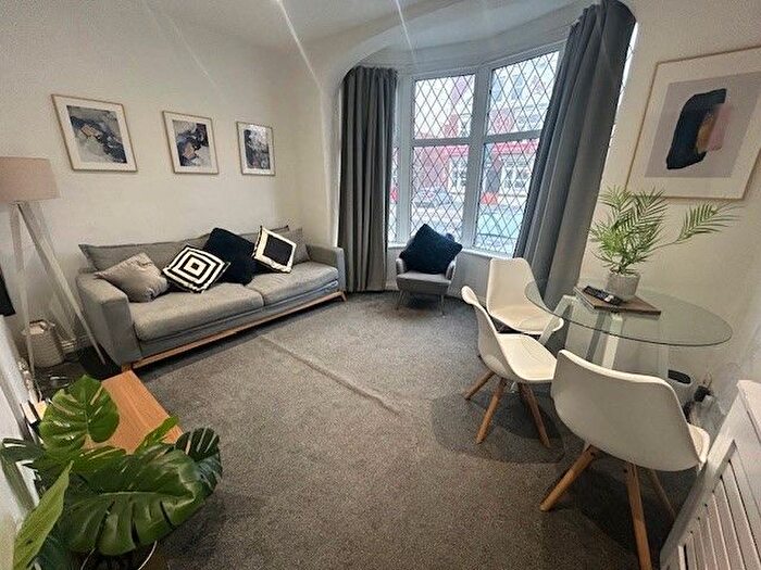 2 Bedroom Flat To Rent In Reads Avenue, Blackpool, FY1