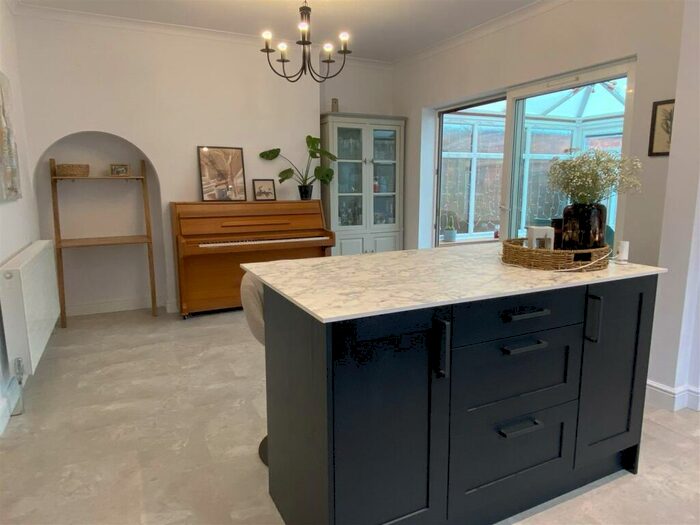 3 Bedroom Semi-Detached House For Sale In Wellington Street, Syston., LE7