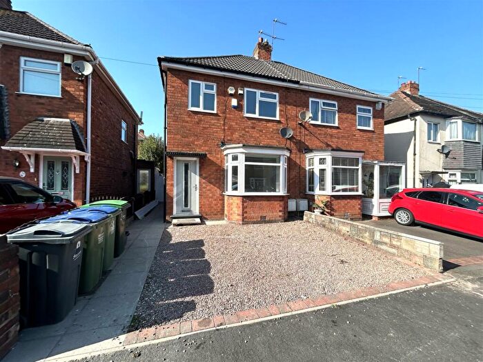 3 Bedroom House To Rent In Tower Road, Tividale, B69
