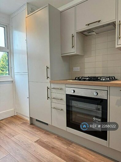 2 Bedroom Flat To Rent In Dornton Road, South Croydon, CR2