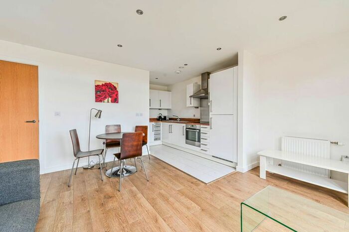 1 Bedroom Flat To Rent In Oldridge Road, Nightingale Triangle, London, SW12