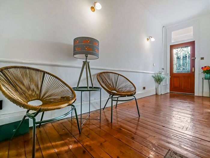 1 Bedroom Flat For Sale In Dryburgh Avenue, Rutherglen, Glasgow, South Lanarkshire, G73