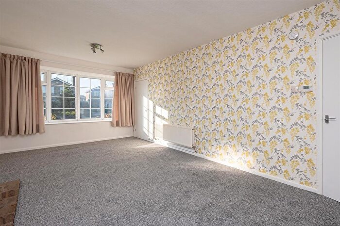 2 Bedroom Detached Bungalow For Sale In Deerstone Way, Dunnington, York, YO19