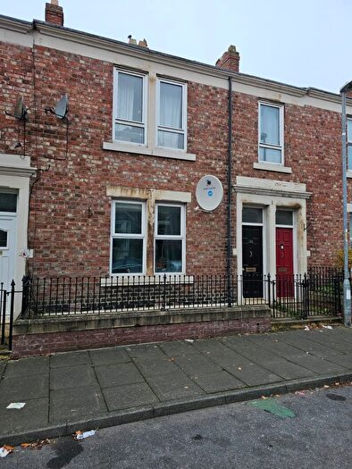 3 Bedroom Flat To Rent In Windsor Avenue, Gateshead, NE8