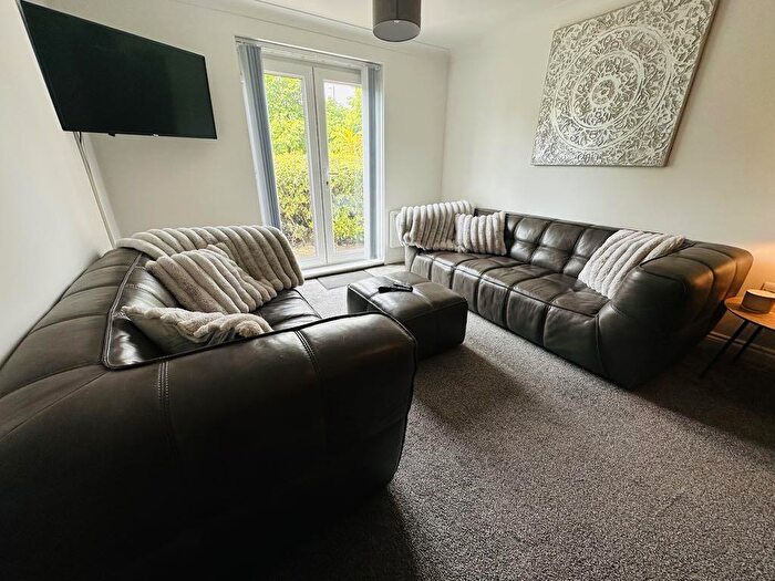 2 Bedroom Apartment To Rent In Weavers Court, PR7