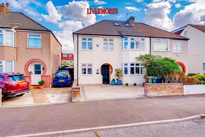 5 Bedroom Semi Detached House For Sale In James Road, Dartford, DA1