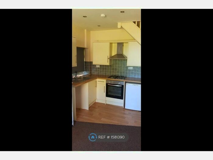 1 Bedroom Flat To Rent In Peel Terrace, Stafford, ST16