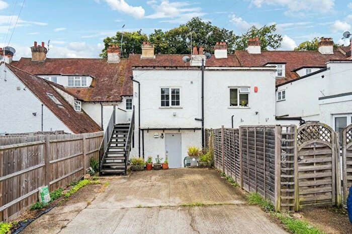 1 Bedroom Flat To Rent In Churchfield Road, Chalfont St Peter, SL9