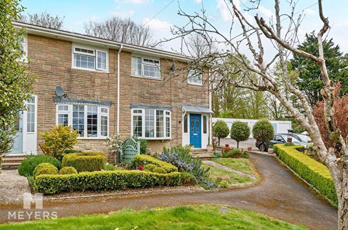3 Bedroom Semi-Detached House For Sale In Carpenters Close, Stratton, DT2