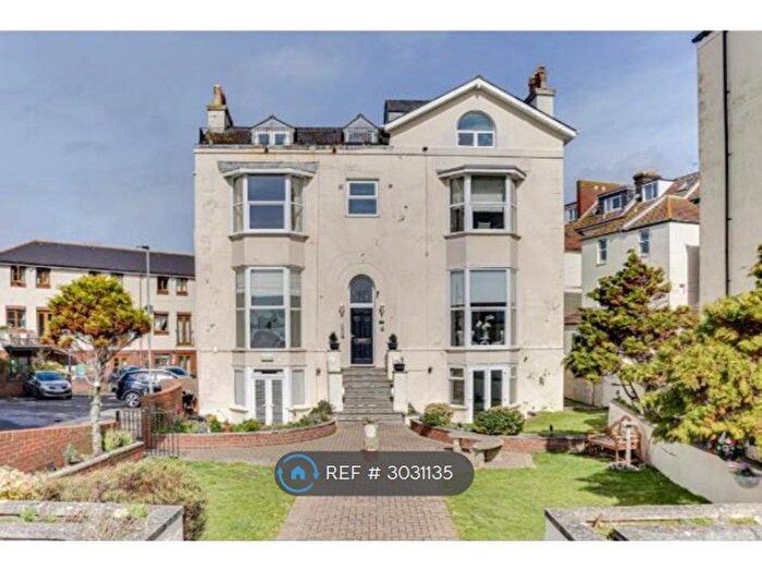 2 Bedroom Flat To Rent In South Parade, Hampshire, PO4
