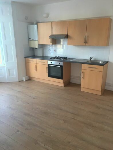 2 Bedroom Flat To Rent In Dagnall Park, Selhurst, SE25