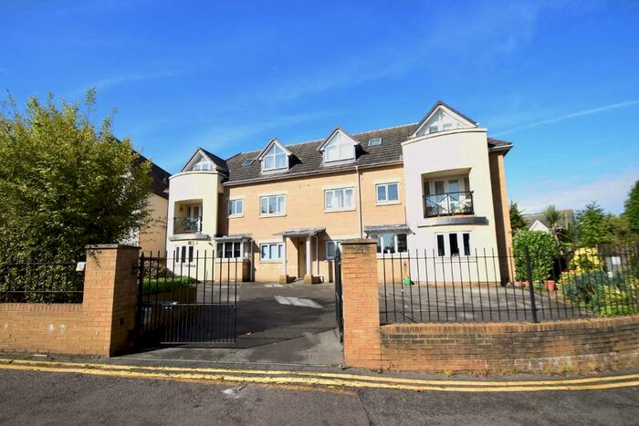 2 Bedroom Flat To Rent In Bournemouth, BH2