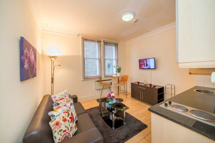 1 Bedroom Flat To Rent In White Horse Street, London, W1J
